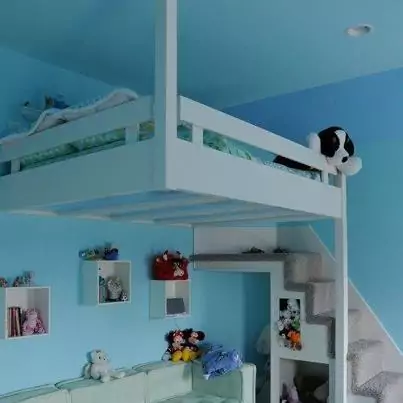 łóżko piętrowe dla chłopca ze schodkami