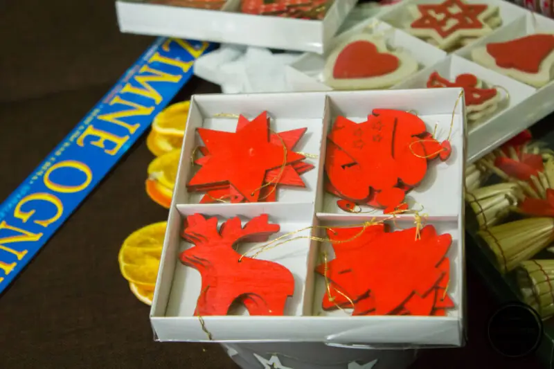 Moja pierwsza choinka zimne ognie słomiane aniołki drewniane gwiazdki Moja pierwsza choinka zimne ognie słomiane aniołki drewniane gwiazdki