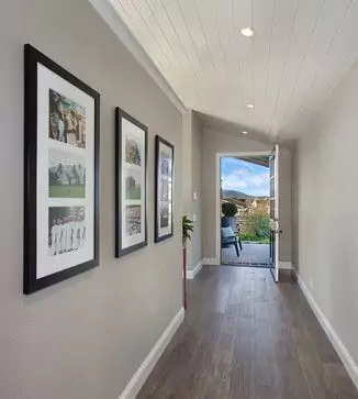 Przedpokój w odcieniach szarości - inspiracje