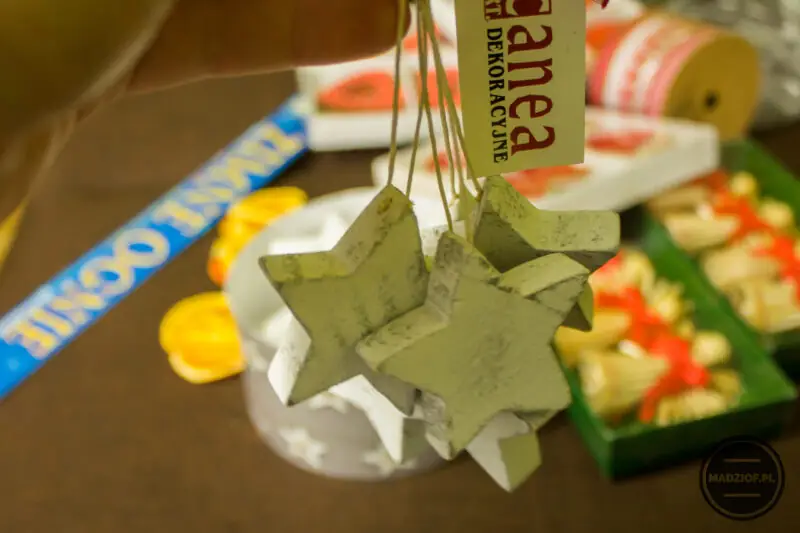 Moja pierwsza choinka zimne ognie słomiane aniołki drewniane gwiazdki Moja pierwsza choinka zimne ognie słomiane aniołki drewniane gwiazdki