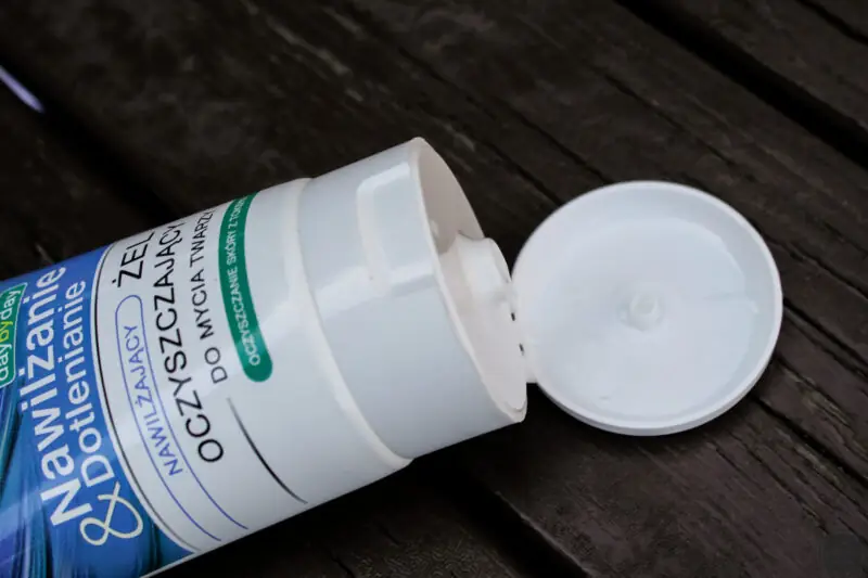 soraya nawilzanie i dotlenianie nawilzajacy zel oczyszczajcy do twarzy-1