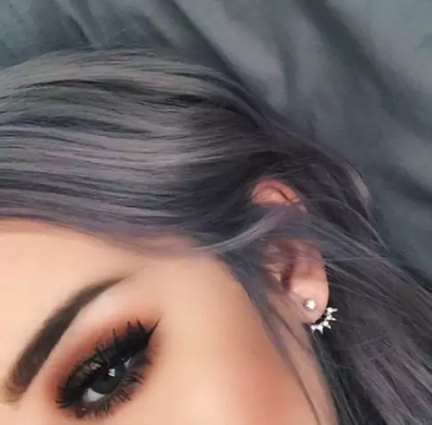 pomysly na kolorowe wlosy siwe srebrne5