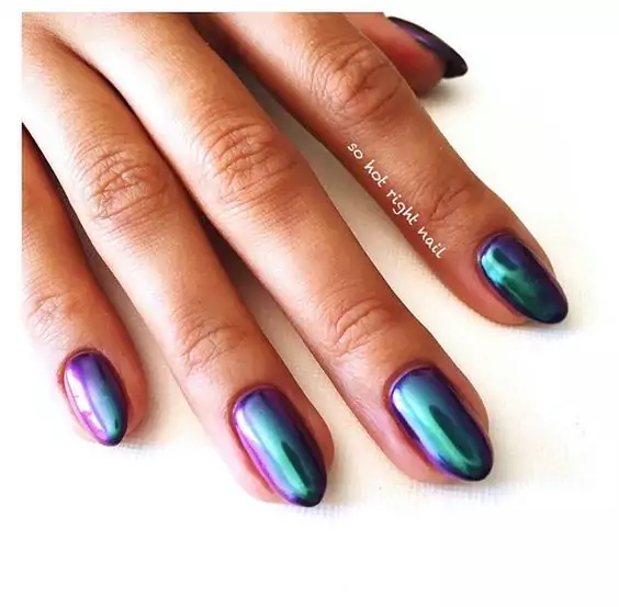 najmodniejsze-paznokcie-na-zime-2016-efekt-benzyny-holograficzne-kameleon-1