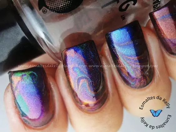 najmodniejsze-paznokcie-na-zime-2016-efekt-benzyny-holograficzne-kameleon-3