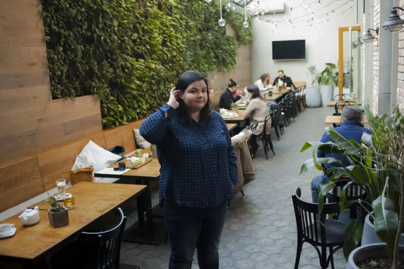 Jakie ubrania znajdziecie w sklepie Cellbes? Stylizacja plus size na luzie i wolne popoludnie.