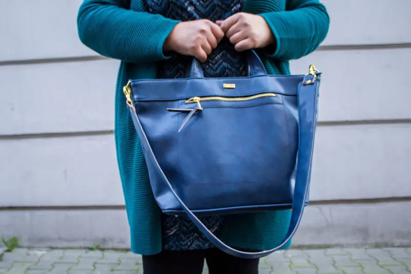 dwa najmodniejsze kolory tej jesieni morski i jagodowy plus size stylizacja cellbes