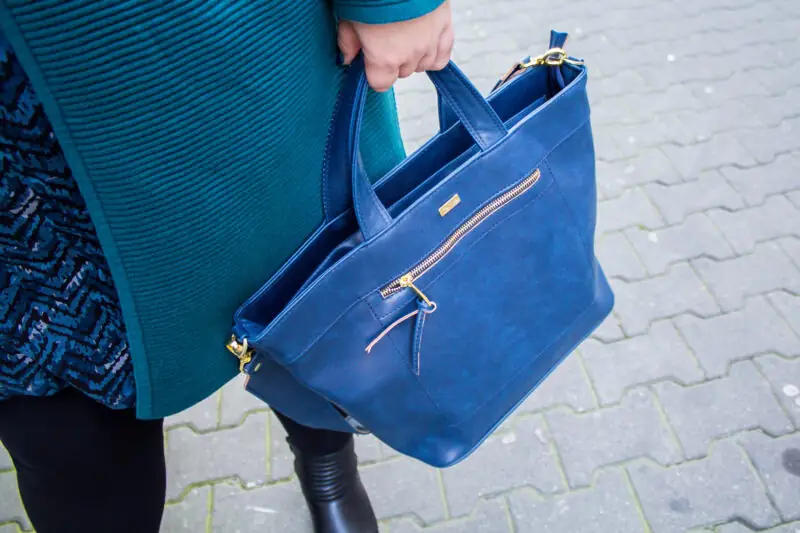 dwa najmodniejsze kolory tej jesieni morski i jagodowy plus size stylizacja cellbes