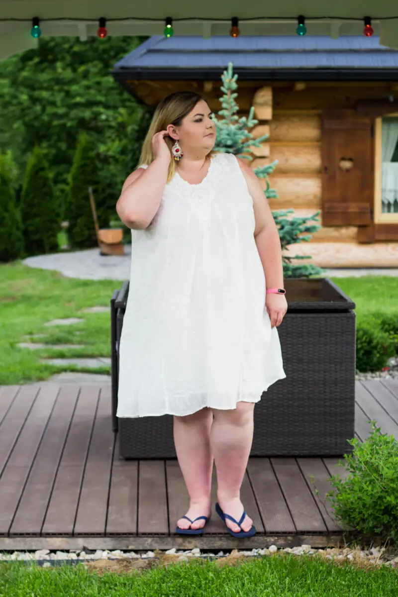 idealna sukienka na plaze w rozmiarze plus size