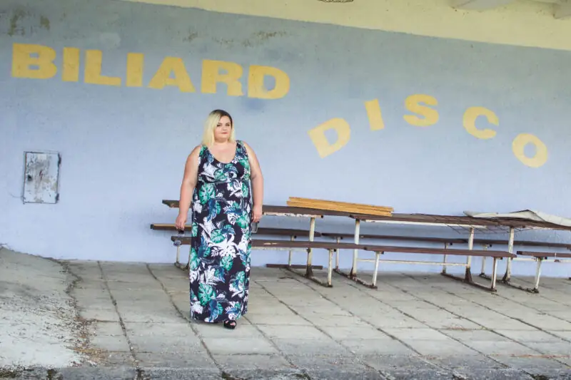 Sukienka MAXI idealna na każdą okazję! Stylizacja plus size.