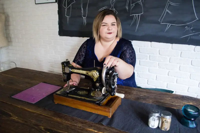 granatowa sukienka szafaani koronkowa kto wyspuscil skowronka granatowa sukienka szafaani koronkowa kto wyspuscil skowronka