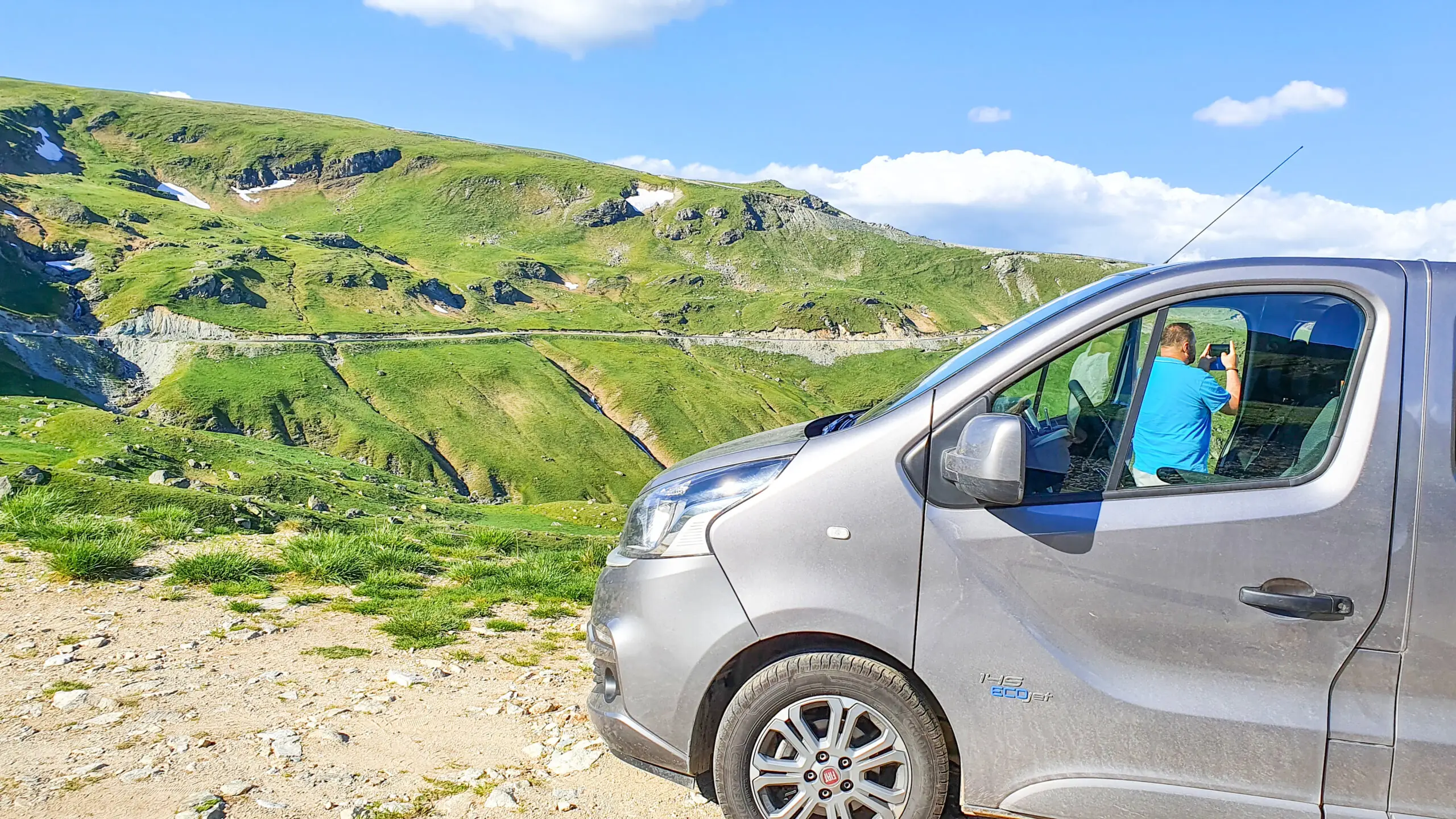 samochodem na wakacje wieksza ekipa
